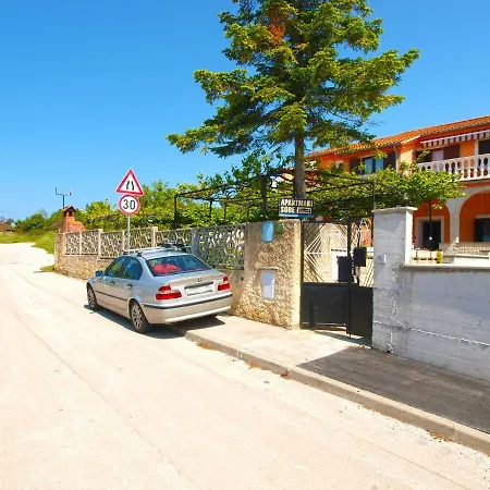 And Stoja 1864 Homestay Pula